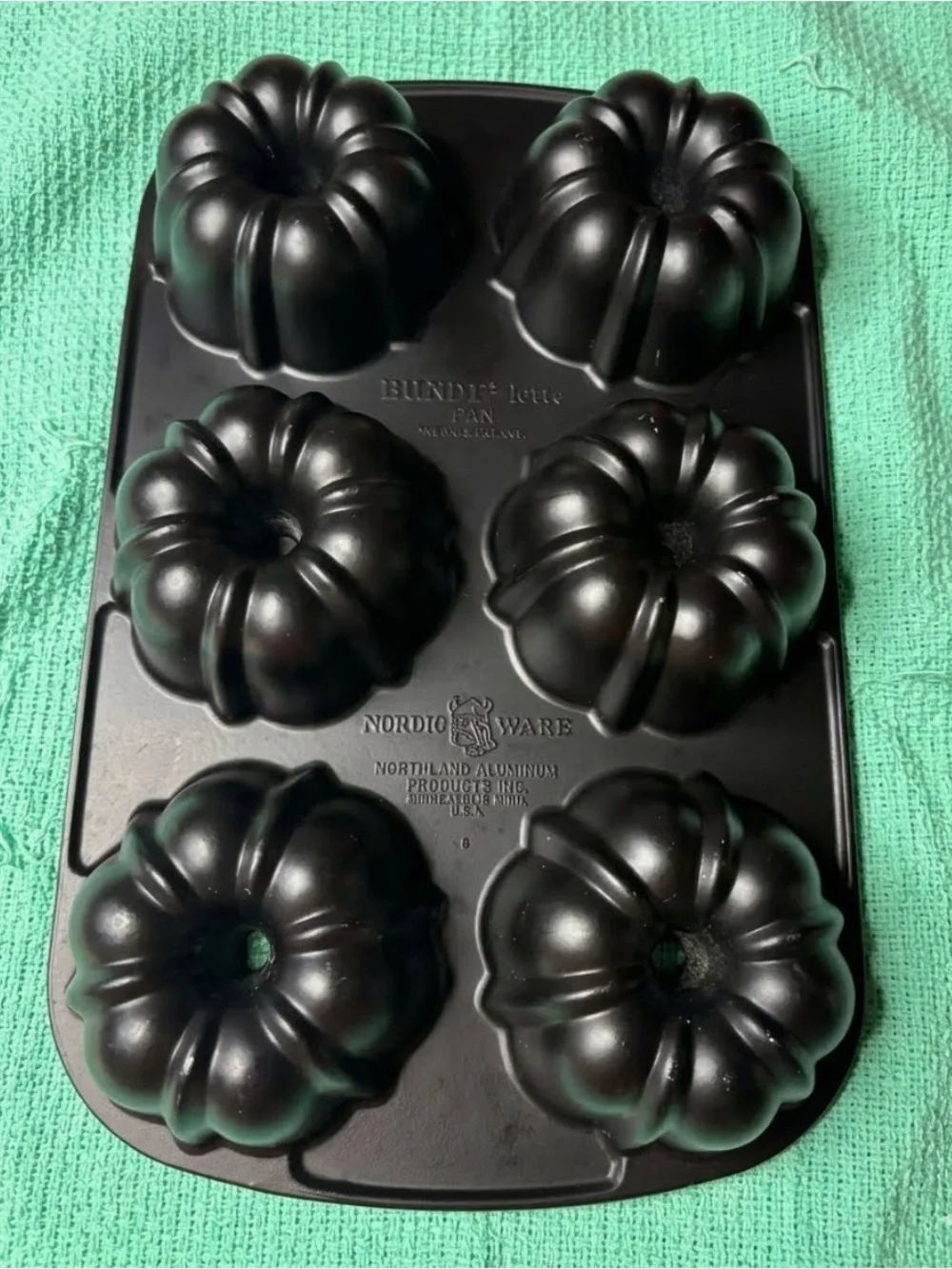 Vintage Nordic Ware Bundt-Lette 6 Cup Mini Bundt Cake Cast Aluminum Baking Pan